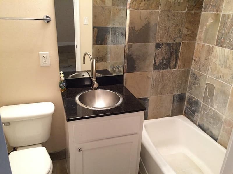 Houston Apartment: 2300 Park St
