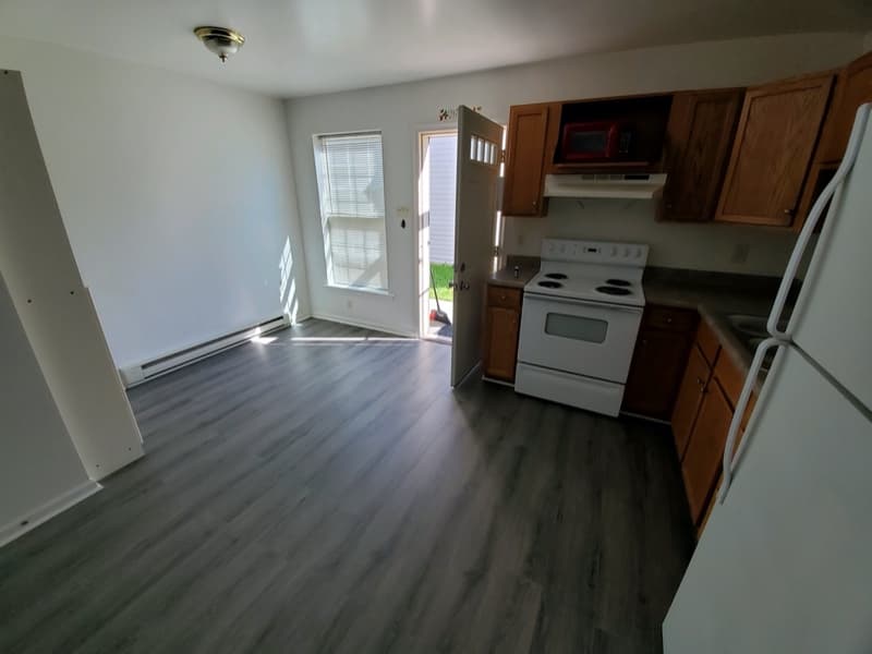 Middletown Townhome: 418 Wilson St