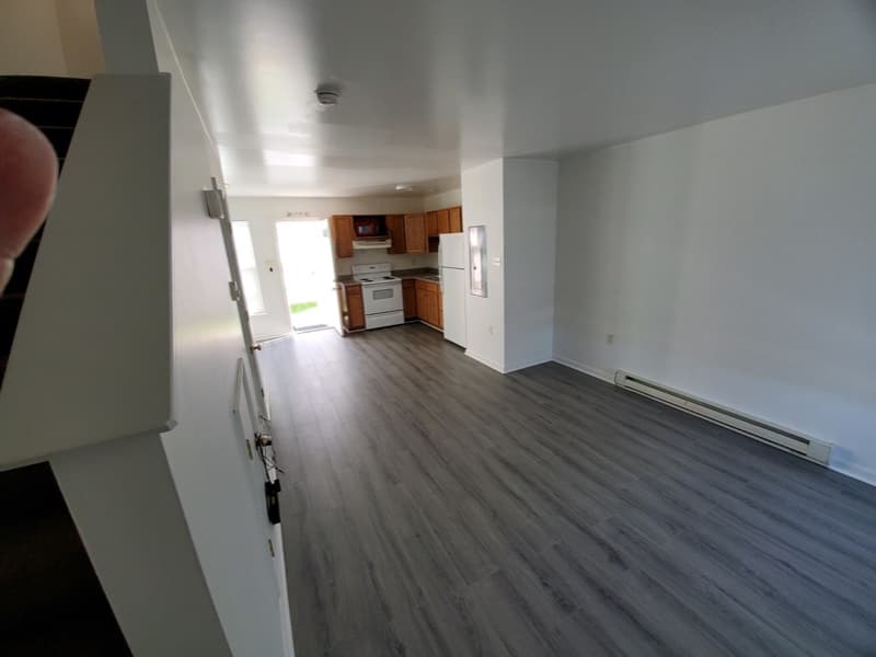 Middletown Townhome: 418 Wilson St