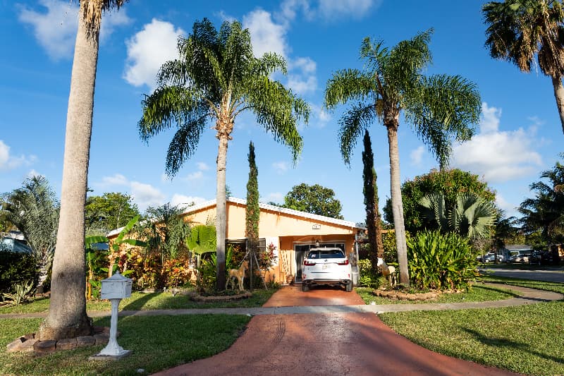 Pembroke Pines House: 351 SW 66 Ave