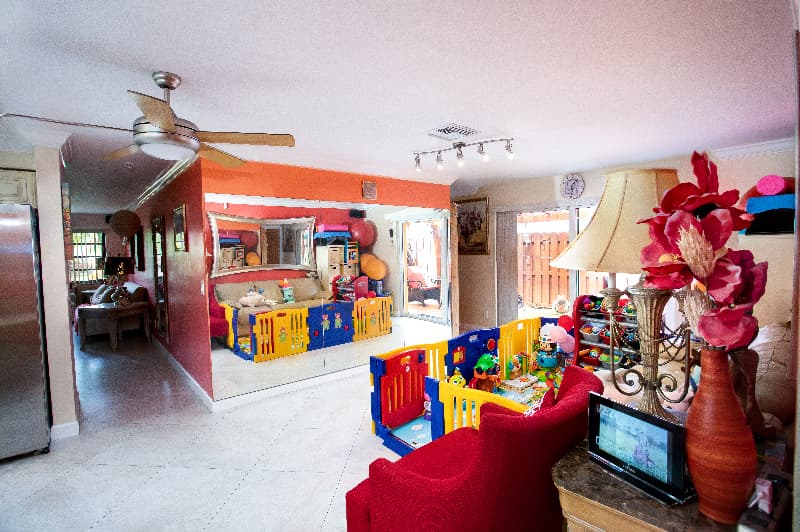 Pembroke Pines House: 351 SW 66 Ave