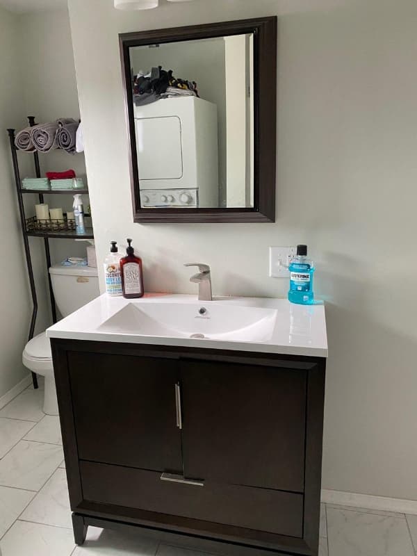 Exeter Apartment: 1172 Wyoming Ave