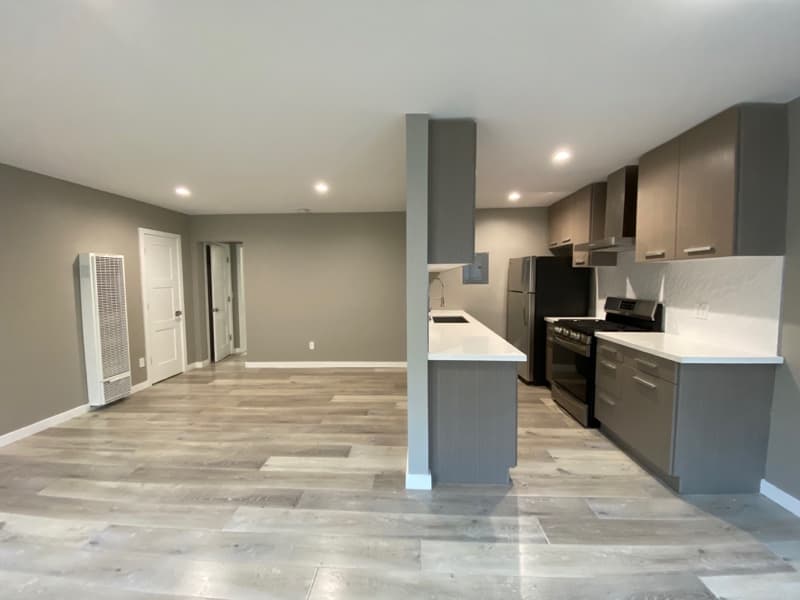 Los Angeles Apartment: 254 S Normandie Ave