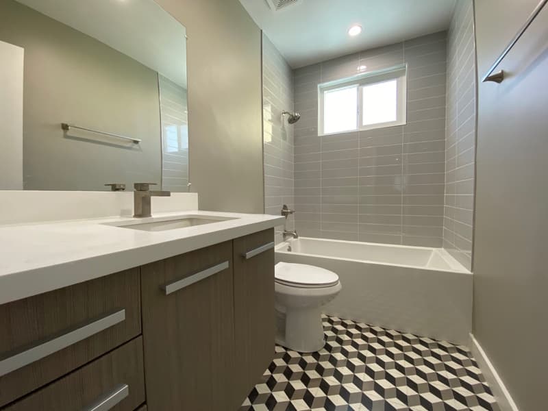 Los Angeles Apartment: 254 S Normandie Ave