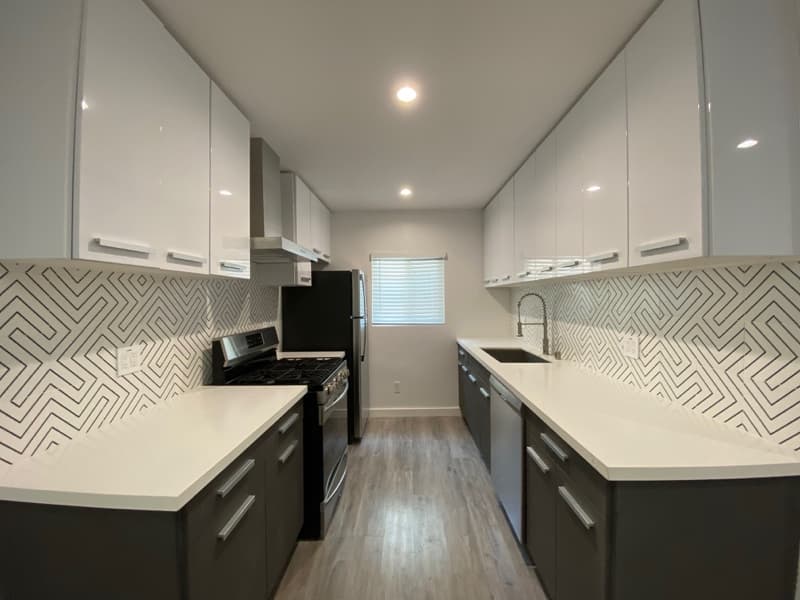 Los Angeles Apartment: 254 S Normandie Ave