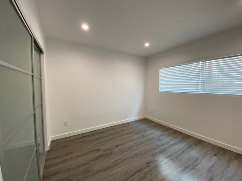 Los Angeles Apartment: 254 S Normandie Ave