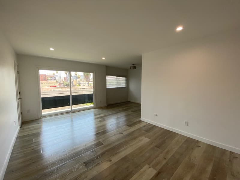 Los Angeles Apartment: 254 S Normandie Ave