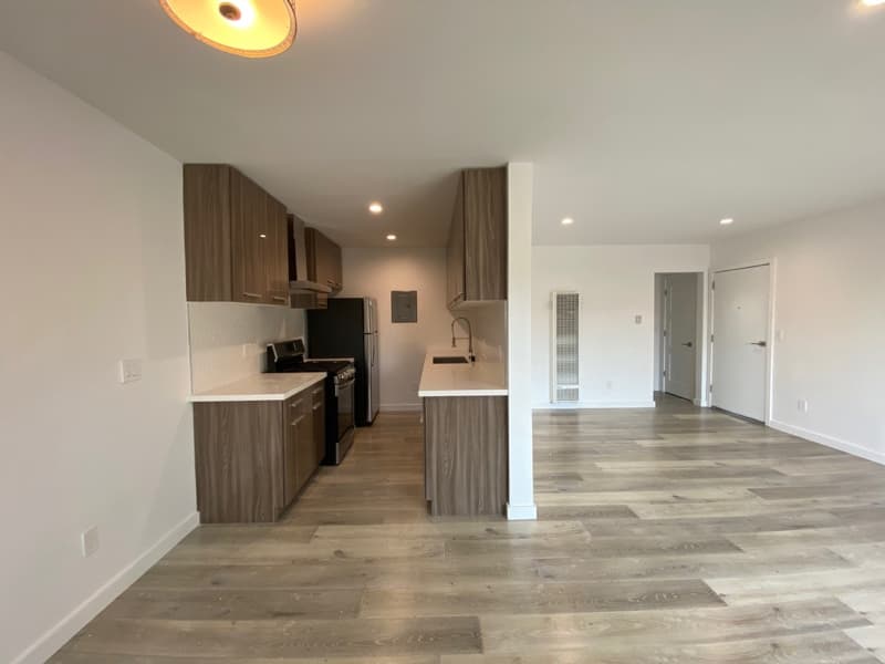 Los Angeles Apartment: 254 S Normandie Ave