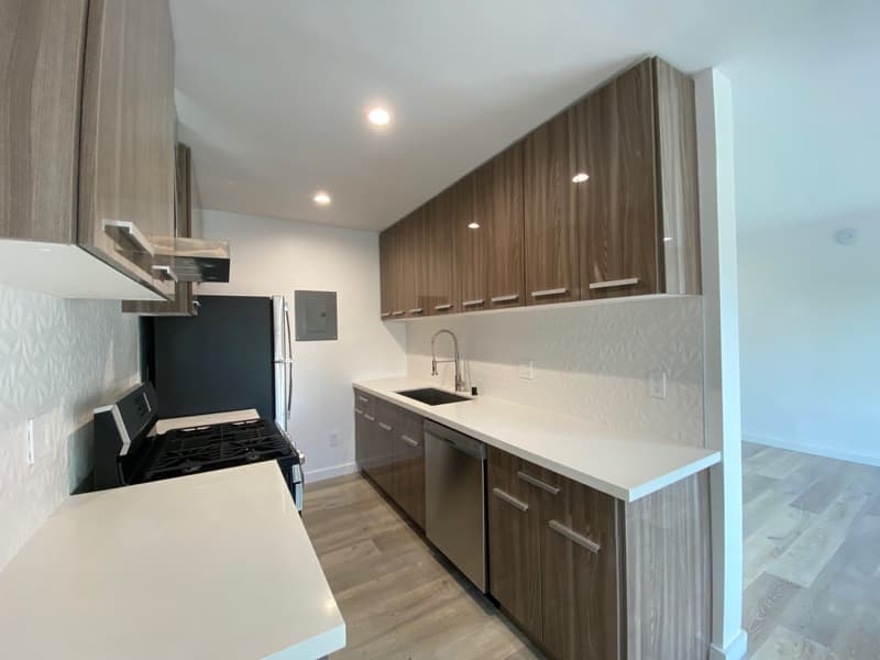 Los Angeles Apartment: 254 S Normandie Ave