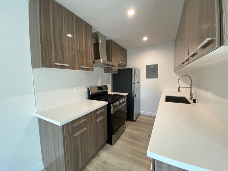 Los Angeles Apartment: 254 S Normandie Ave