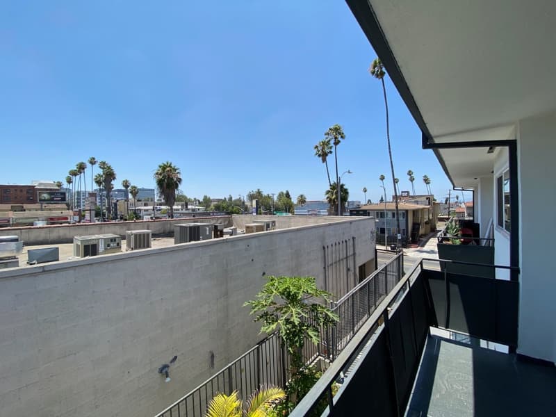 Los Angeles Apartment: 254 S Normandie Ave