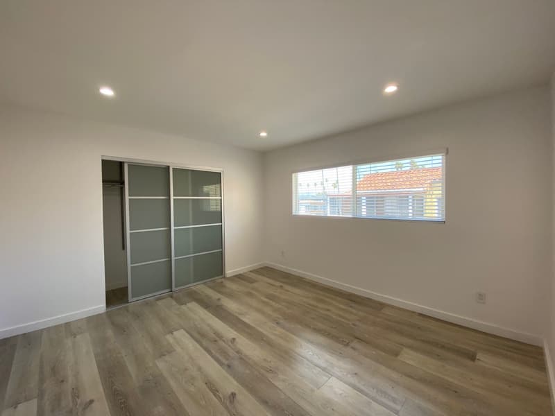 Los Angeles Apartment: 254 S Normandie Ave