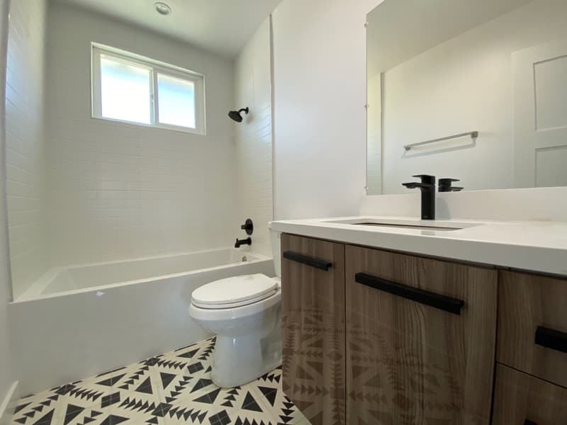 Los Angeles Apartment: 254 S Normandie Ave