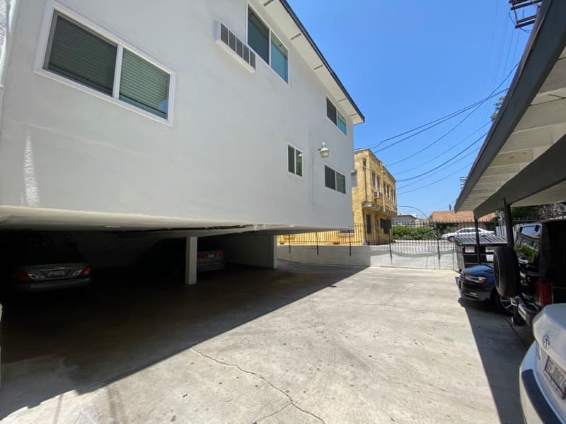 Los Angeles Apartment: 254 S Normandie Ave