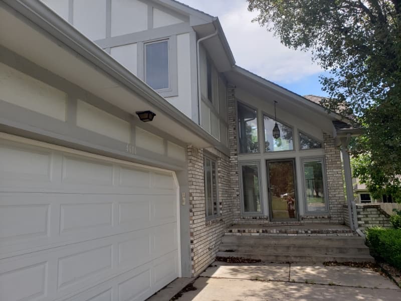 Bel Aire House: 4616 Farmstead