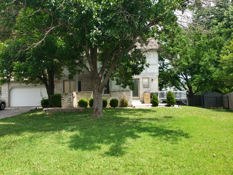 Bel Aire House: 4616 Farmstead