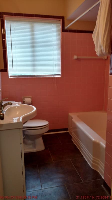 Lyons House: 159 E Lincoln Ave