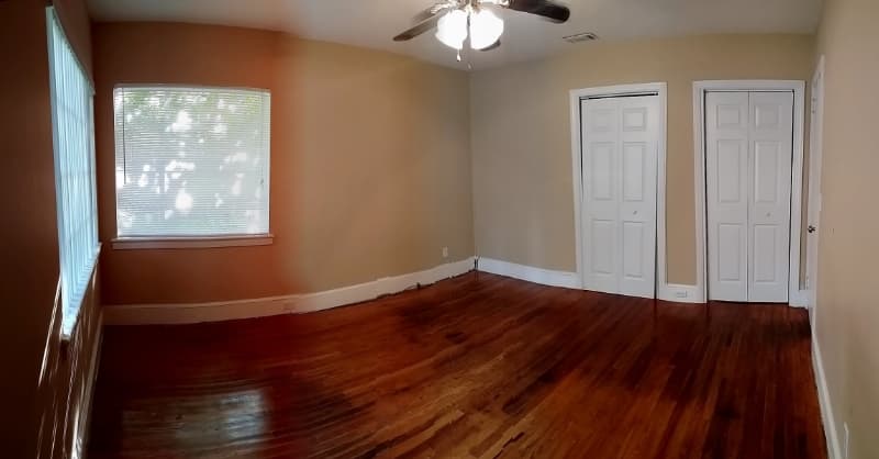 Lyons House: 159 E Lincoln Ave
