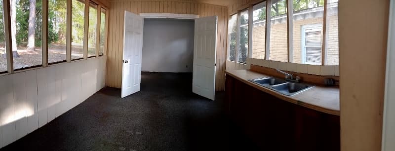 Lyons House: 390 Lanier St.