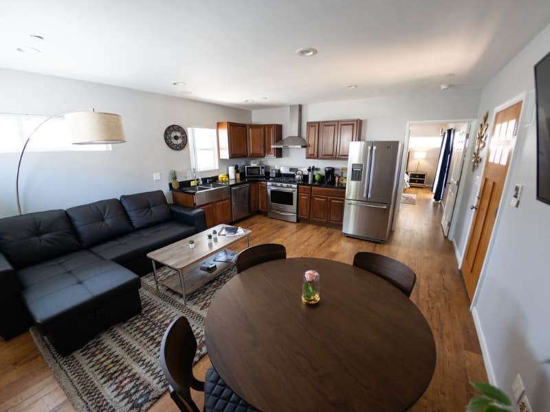 North Hollywood House: 10809 Hartsook St