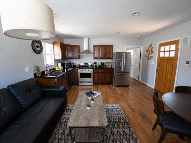North Hollywood House: 10809 Hartsook St