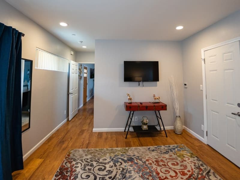 North Hollywood House: 10809 Hartsook St