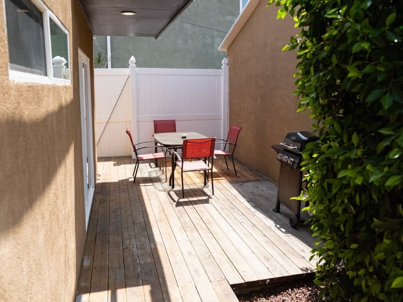 North Hollywood House: 10809 Hartsook St