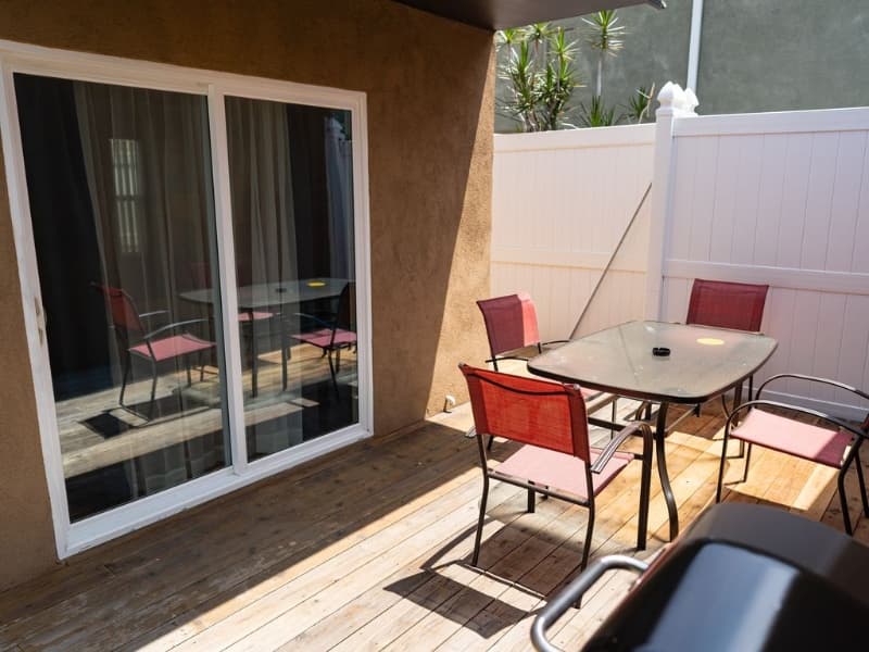 North Hollywood House: 10809 Hartsook St