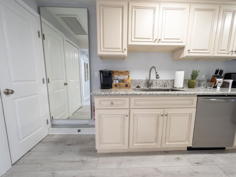 North Hollywood House: 10801 Hartsook St