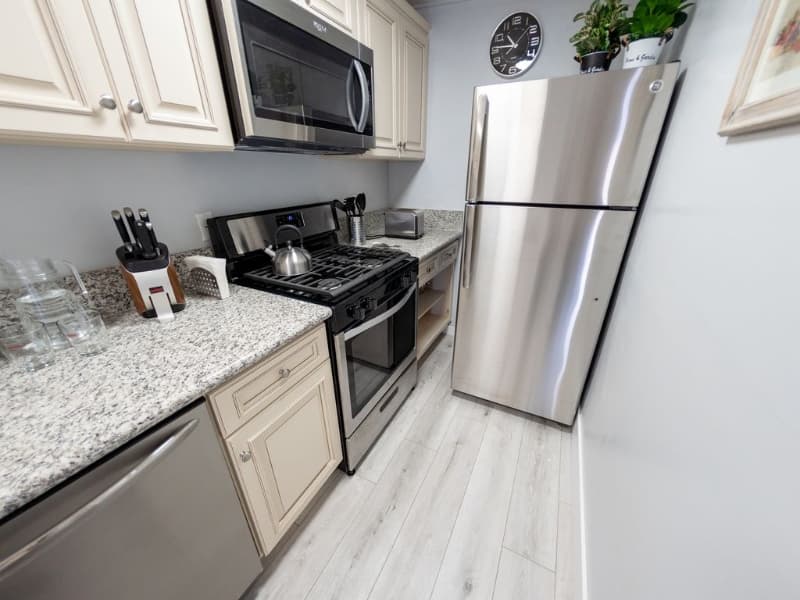 North Hollywood House: 10801 Hartsook St