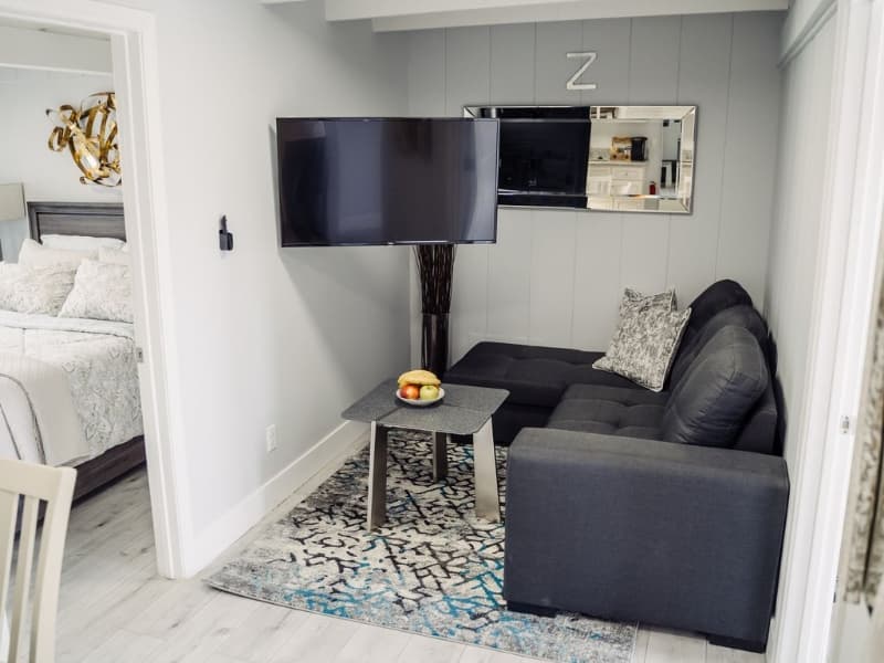 North Hollywood House: 10801 Hartsook St
