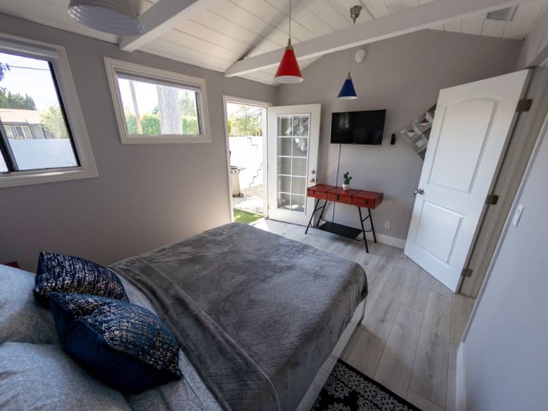 North Hollywood House: 10801 Hartsook St