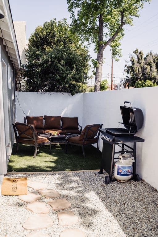 North Hollywood House: 10801 Hartsook St