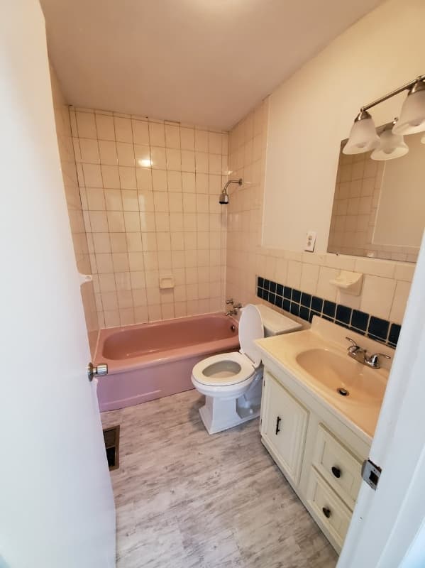 Sweetwater House: 505 Chestnut St
