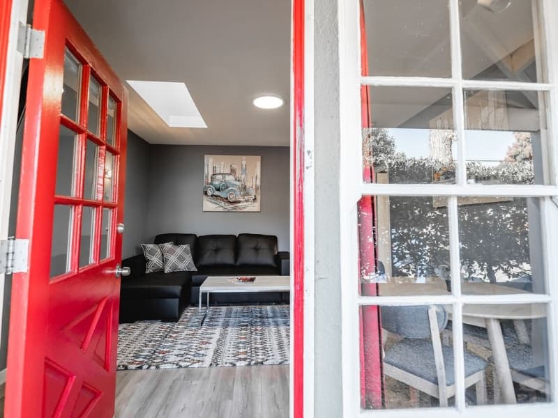 North Hollywood House: 5147 Riverton Ave
