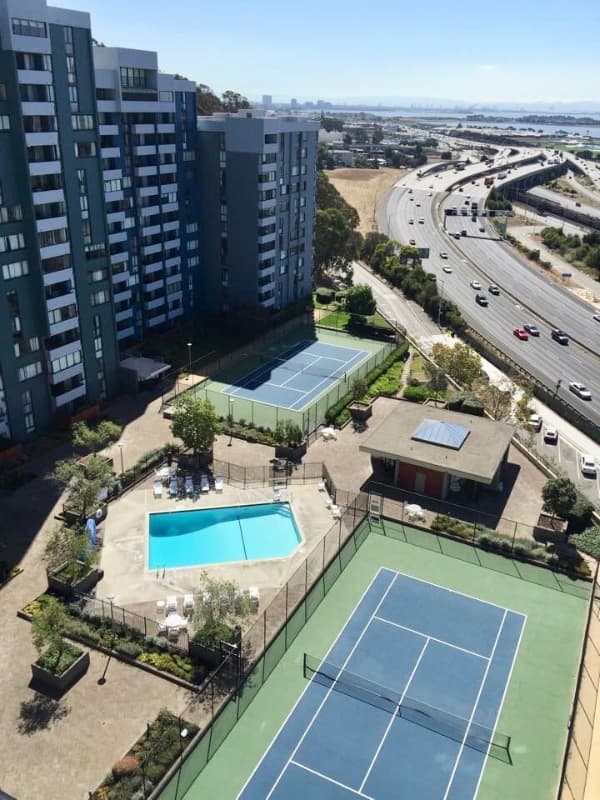 Albany Condo: 555 Pierce St