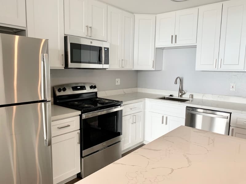 Albany Condo: 555 Pierce St