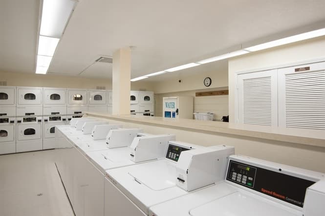 San Diego Apartment: 1605 Hotel Circle South