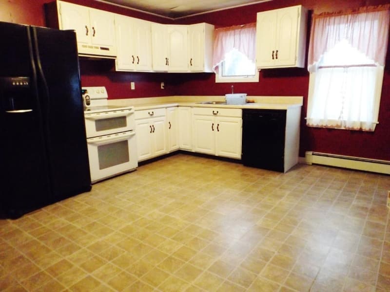 Milford Apartment: 37 County Road