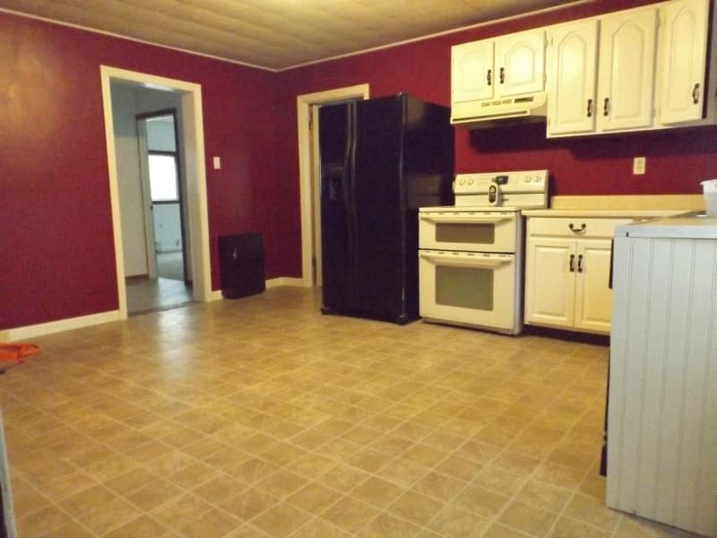 Milford Apartment: 37 County Road