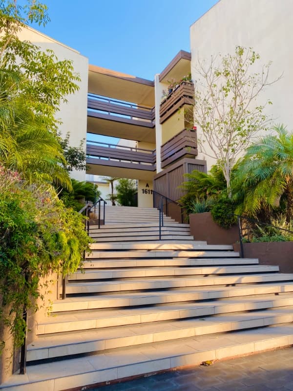 San Diego Apartment: 1605 Hotel Circle South