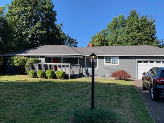 Portland House: 15720 SE Francis St