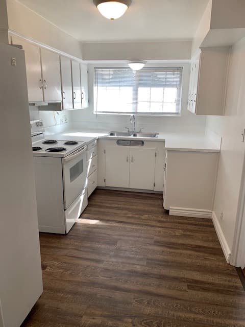 Portland House: 15720 SE Francis St