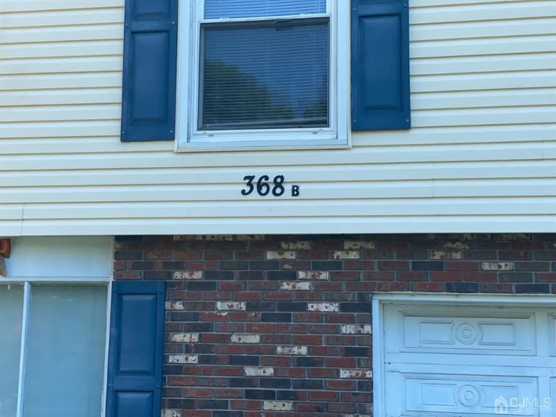 East Brunswick House: 368 Summerhill Rd