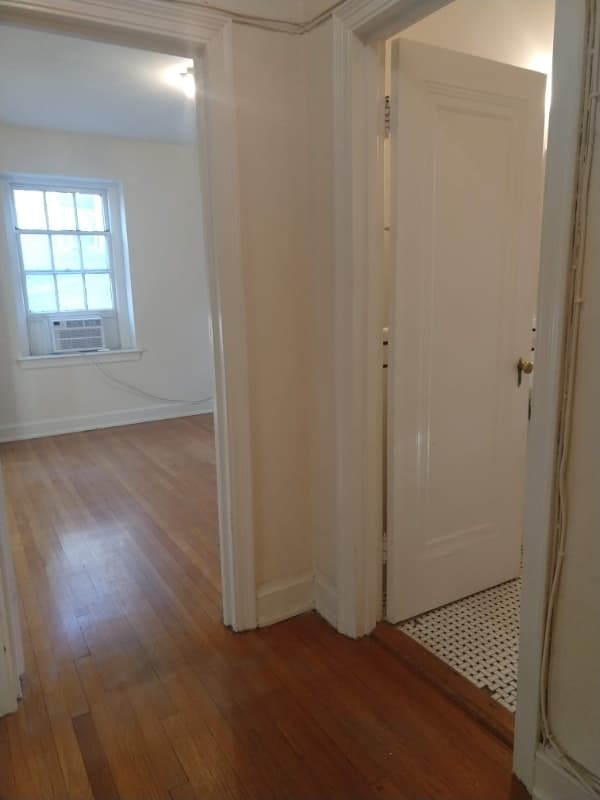 Washington Apartment: 5130 Connecticut Ave. NW