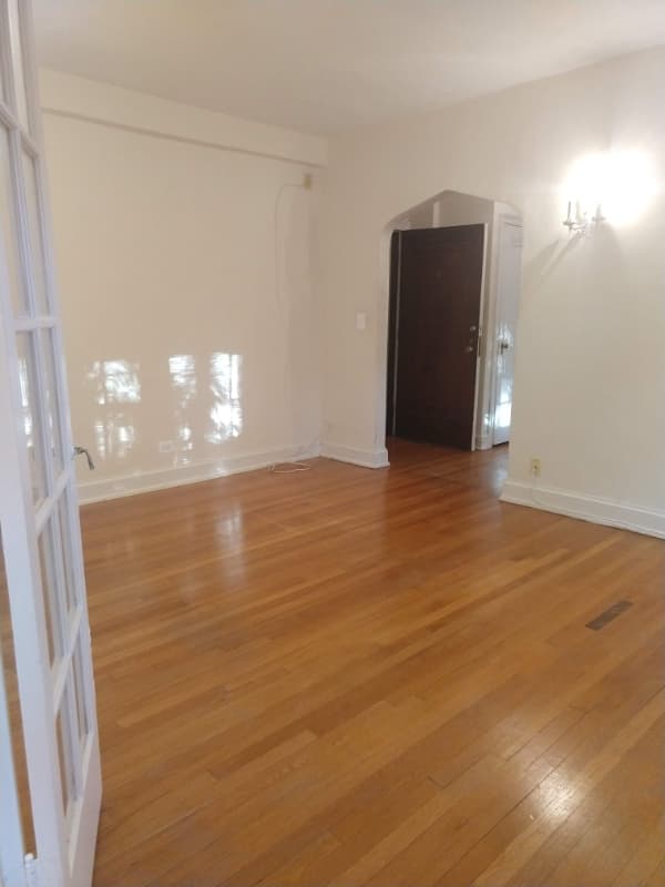 Washington Apartment: 5130 Connecticut Ave. NW