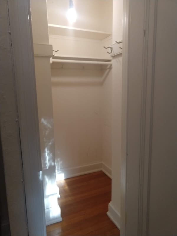 Washington Apartment: 5130 Connecticut Ave. NW