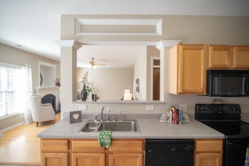 Raleigh House: 8000 Willowglen Dr