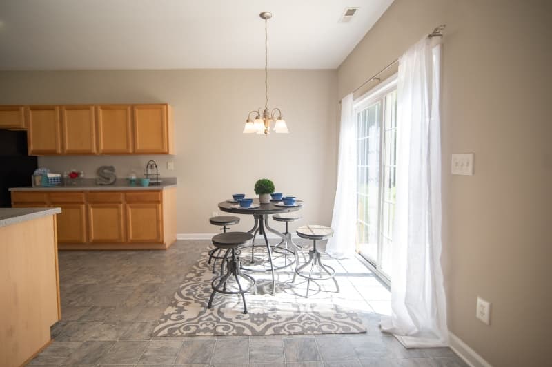 Raleigh House: 8000 Willowglen Dr