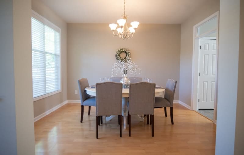 Raleigh House: 8000 Willowglen Dr